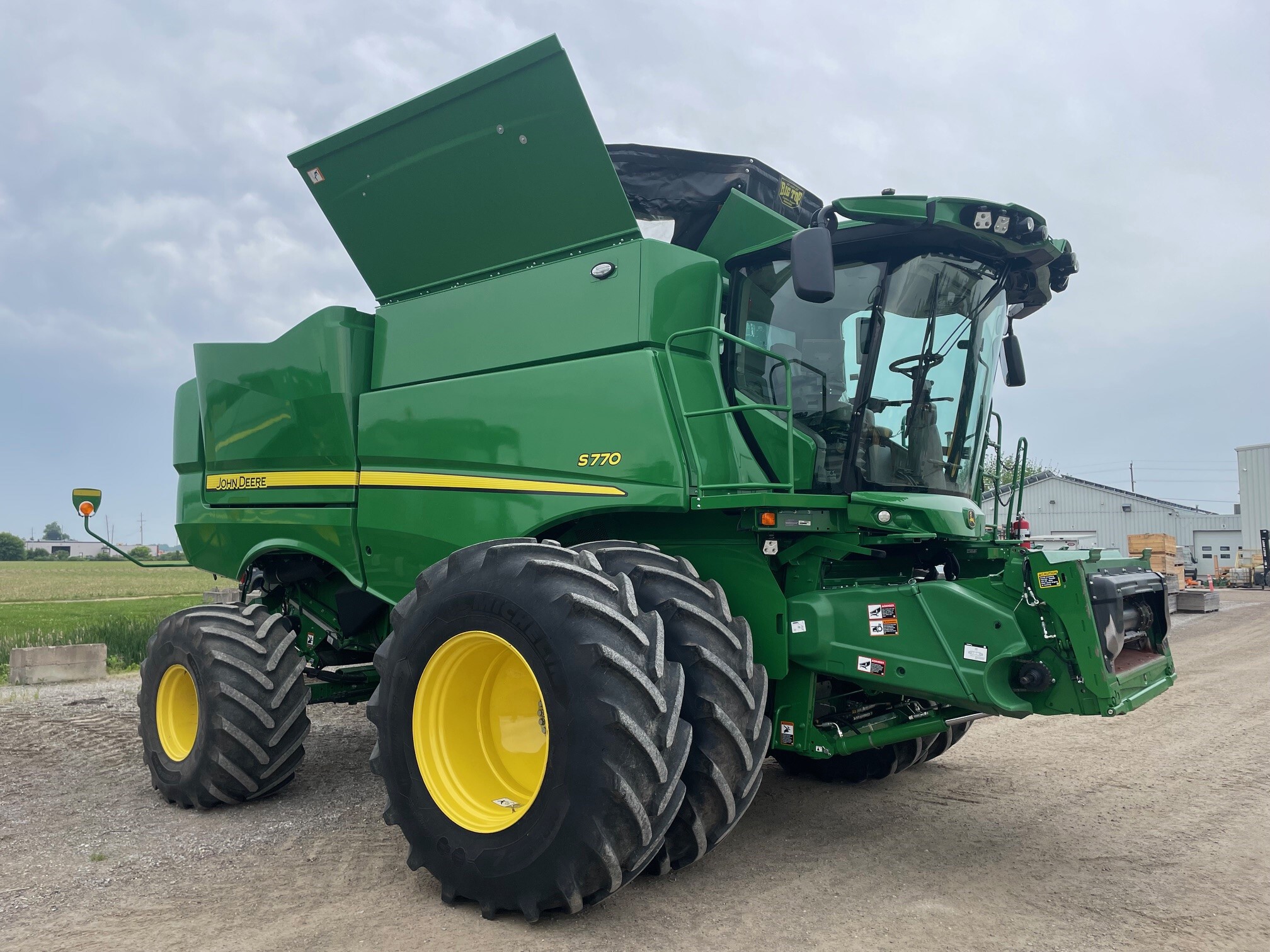E93872