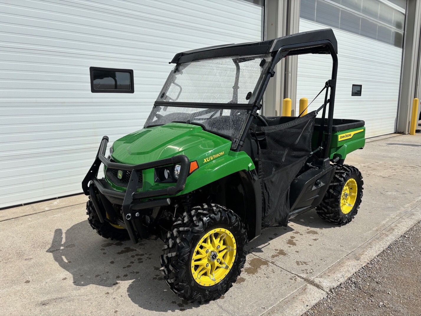 JD XUV 590M – $25,690.00
